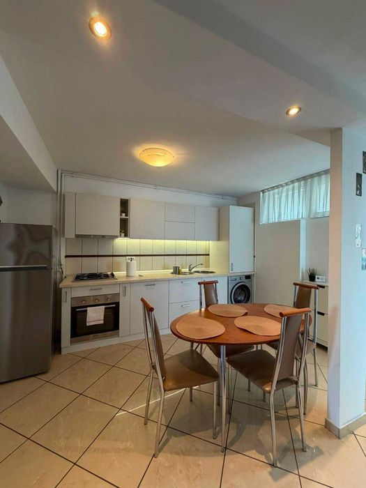 Inchiriez apartament
