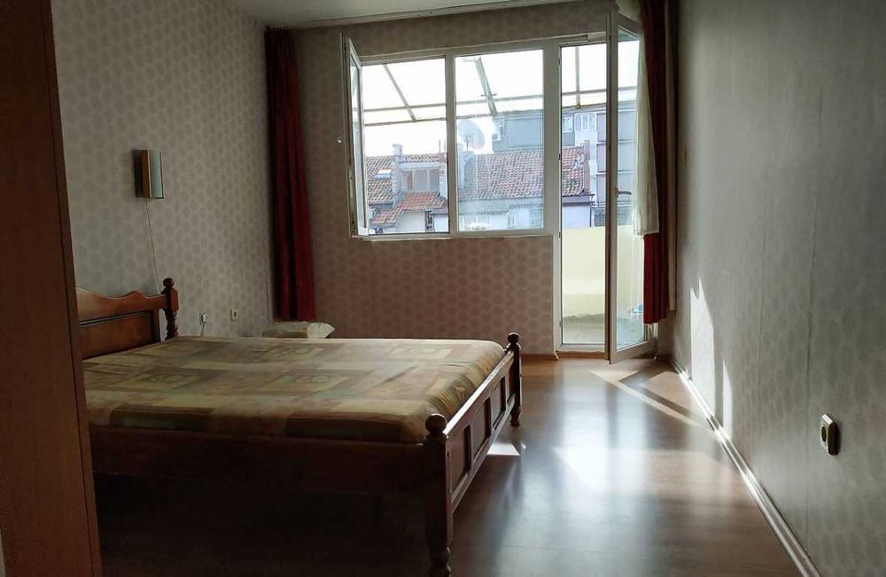 Дава се под наем Двустаен апартамент в Бургас, Възраждане - 80 кв.м за 140 € - Снимка #3