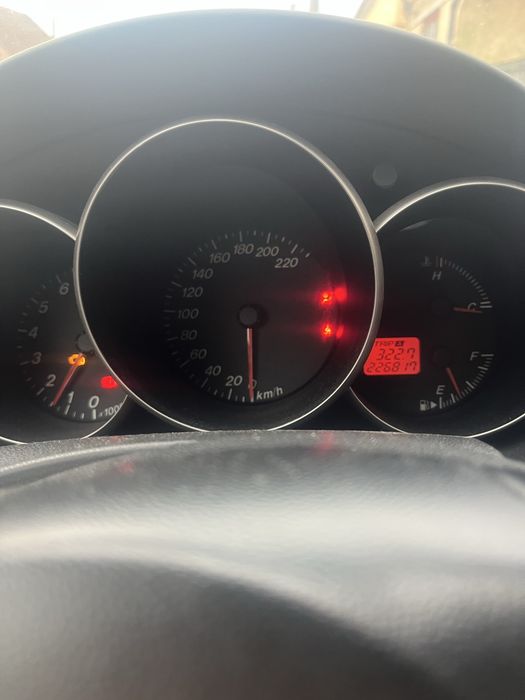 Se vinde mazda 3