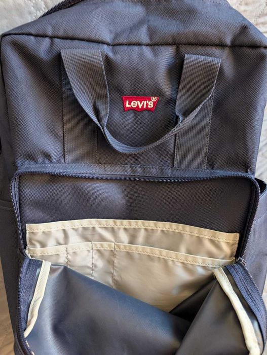 Две оригинални раници LEVI'S (нова и ползвана)