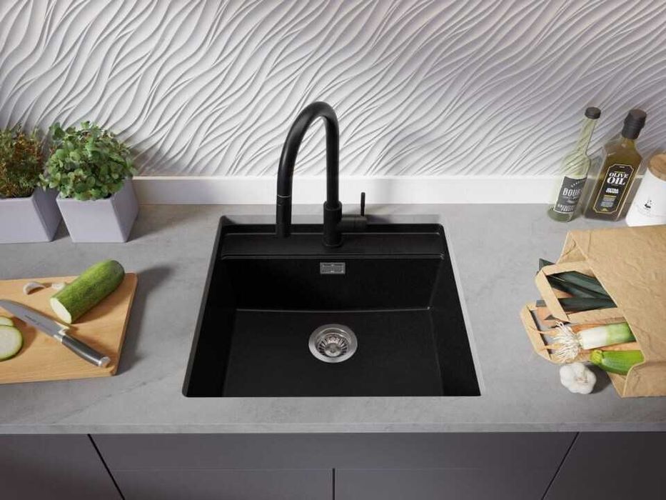 Черна кухненска мивка за вграждане под плот Берген 60 Low 560x530 мм