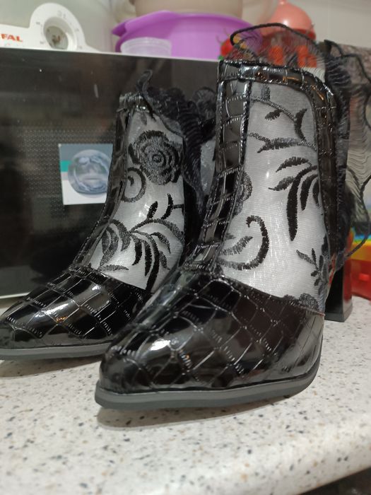 Обувь  женская .