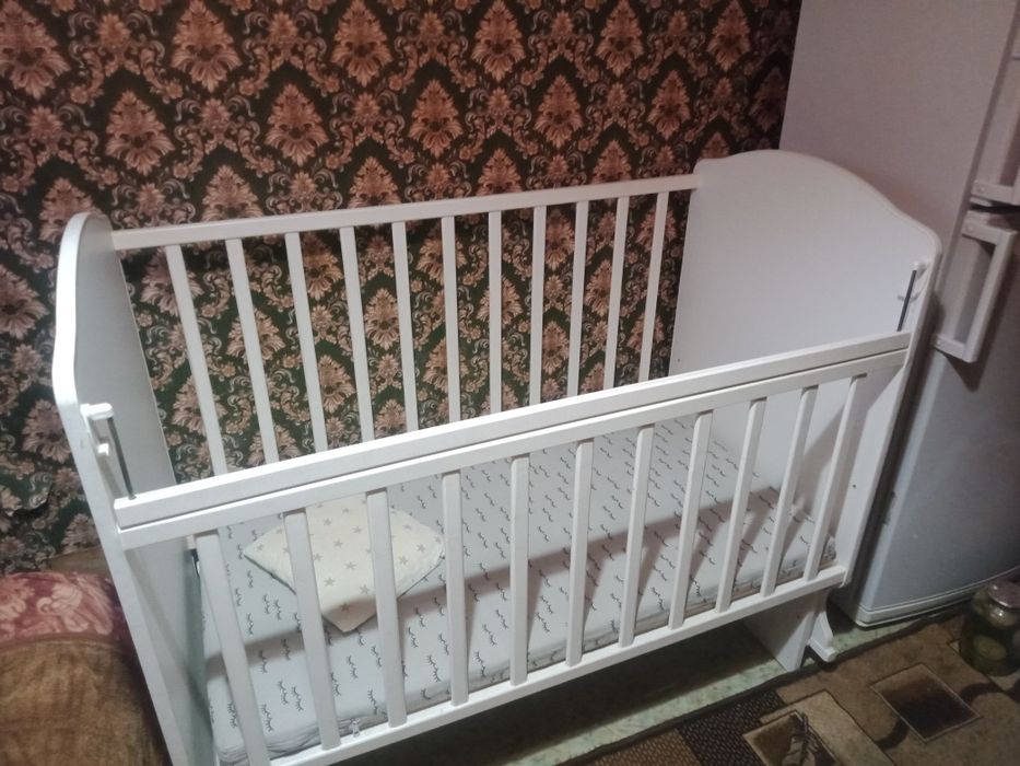 Продам детскую кроватку