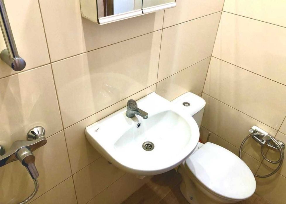 Дава се под наем Едностаен апартамент в Бургас, Център - 50 кв.м за 459 € - Снимка #5