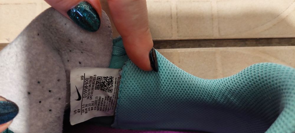 Детски футболни обувки, бутонки