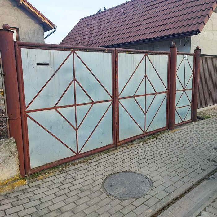 Vand Poarta Metalica