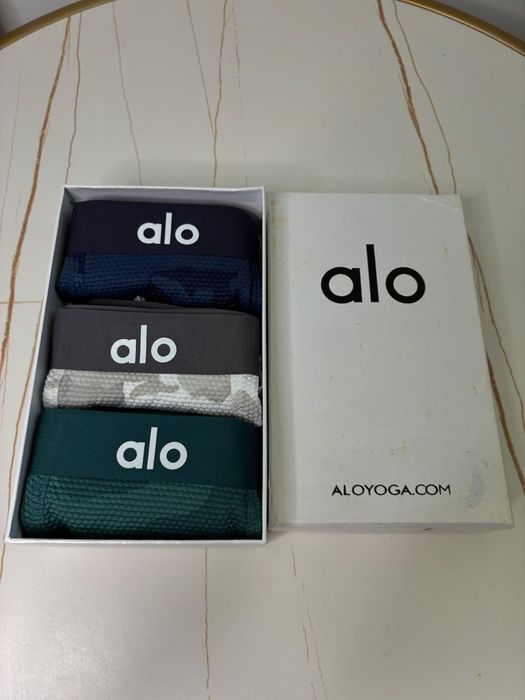Set 4 Perechi Boxeri Alo Yoga Men’s Premium – Mărimea L, Noi la Cutie