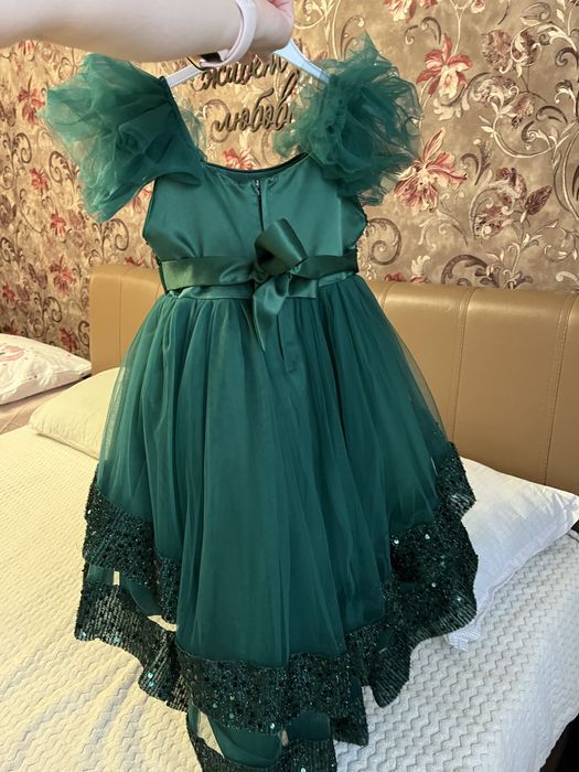 Продам детское нарядное платье