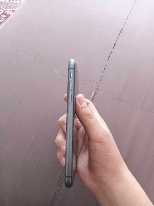 продам  айфон 11