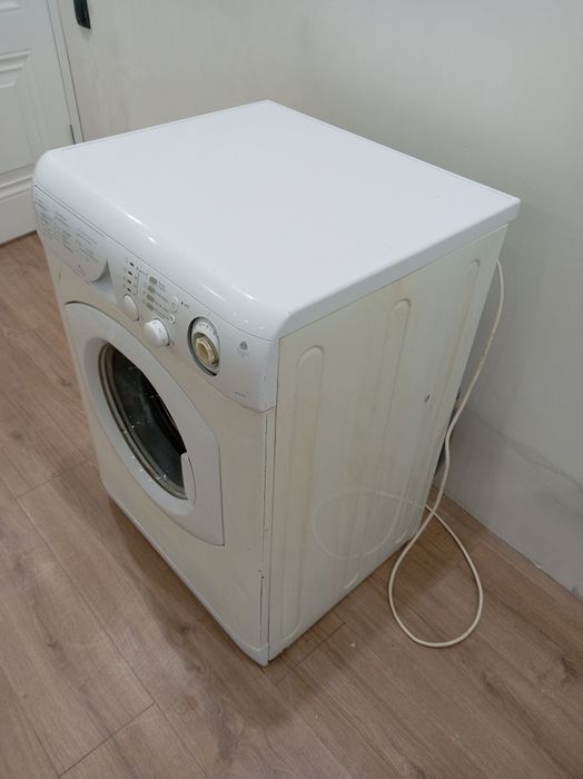 Стиральная машина Ariston