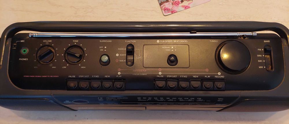 Двукасетъчен радиокасетофон SANYO