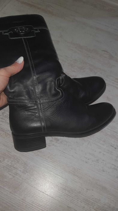 Ботуши от естествена кожа  и обувки