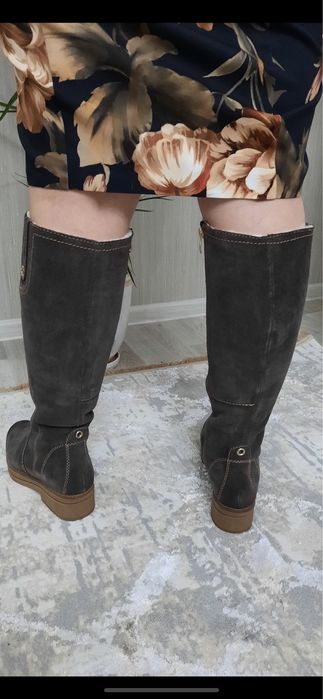 Сапоги новые 38р 40000т