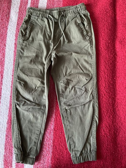 Vand pantalonasi pentru baieti nr 110(2 bucati)