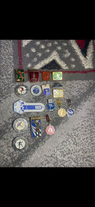 Продам значик цены разные