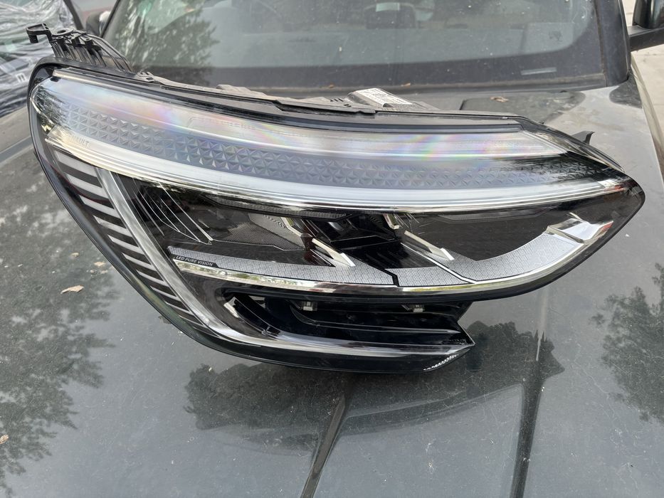 Фар Renault Megane 4