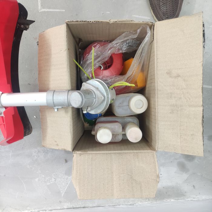 Триммер для травы новый