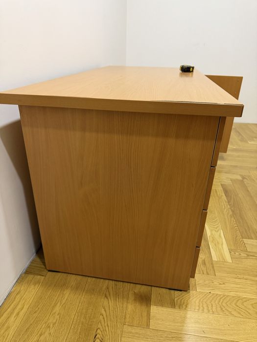 Письменный стол большой