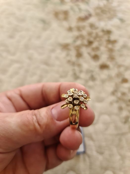 Продам золотой комплект с бриллиантами