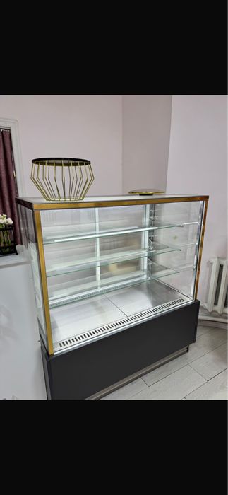 Витринный холодильник