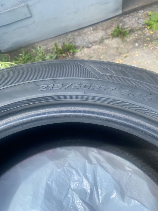 Продам комплект шин