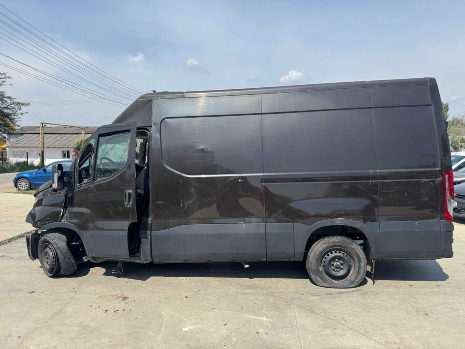 Dezmembrez Iveco Daily 2.3 HPI Euro 5 100 000km reali