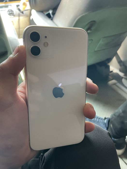 Продам айфон 11