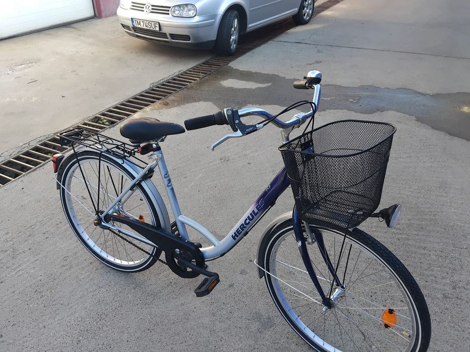 Vând bicicleta pentru damă