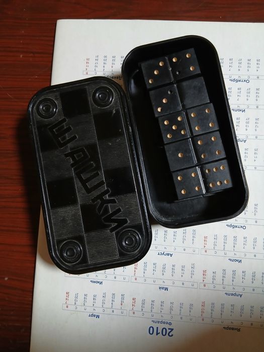 Доминр игра настольная .