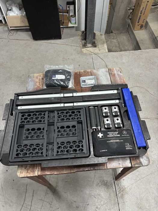 органайзер/аксесоари/разделител/мрежа за mercedes benz w204