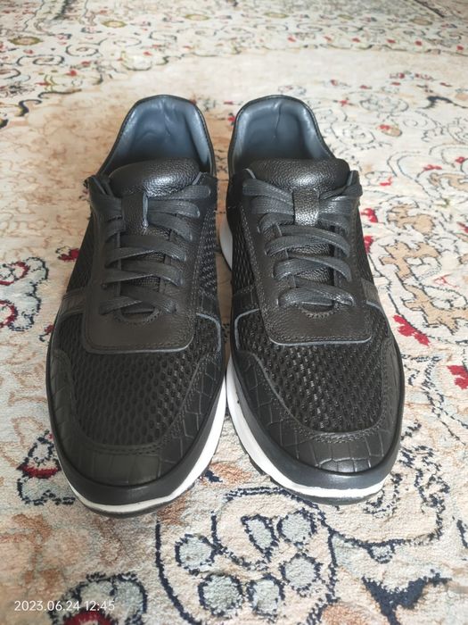 Продам кроссовки б/у 43 размер