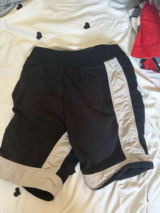 Pantaloni scurti made by society