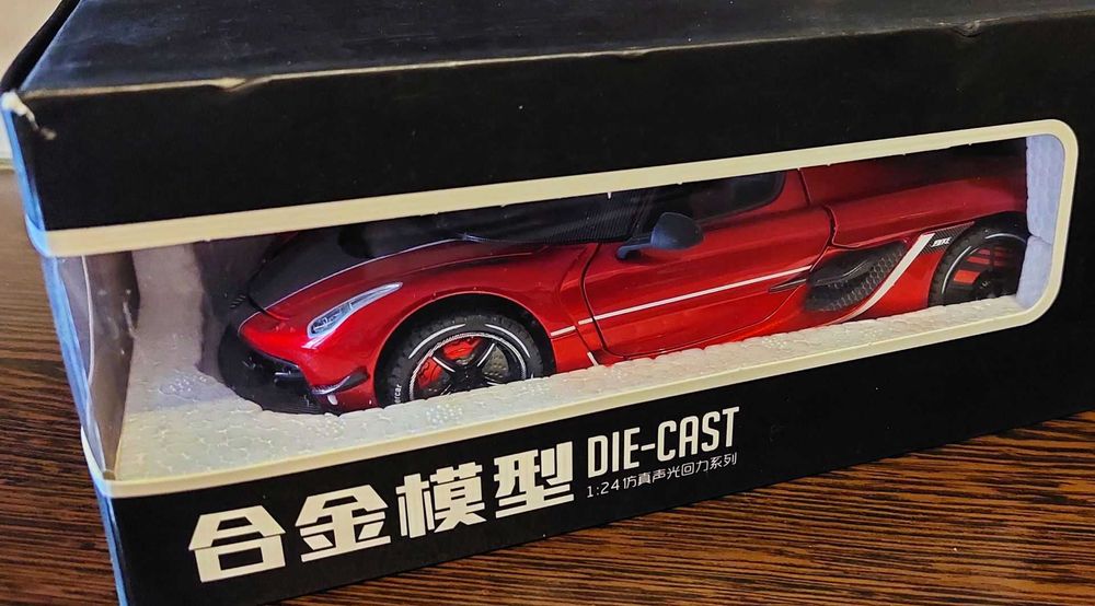 Koenigsegg Jesko Attack 1:24 Cadou Craciun Macheta Colectable NOUA