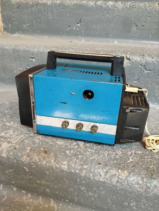 Продается телевизор СССР . рабочий