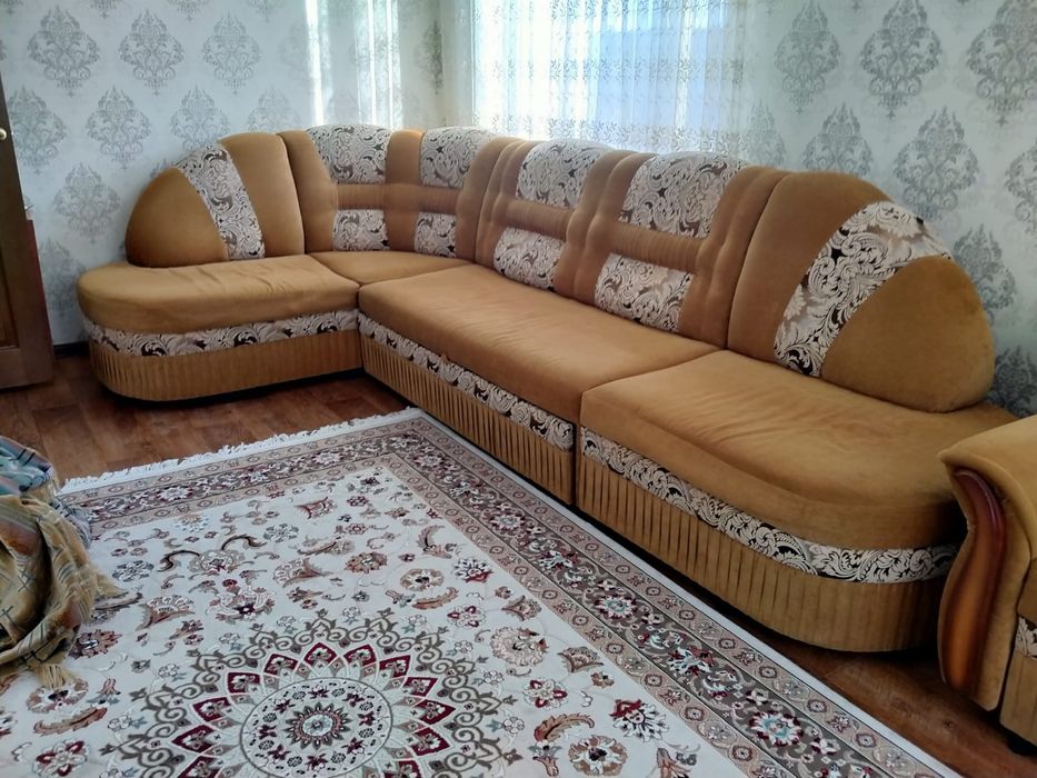 Уголок в гостиную быстрым торг