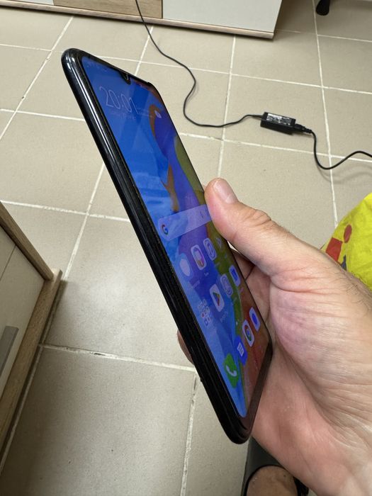 Huawei P30 Lite 4/128gb - отличен