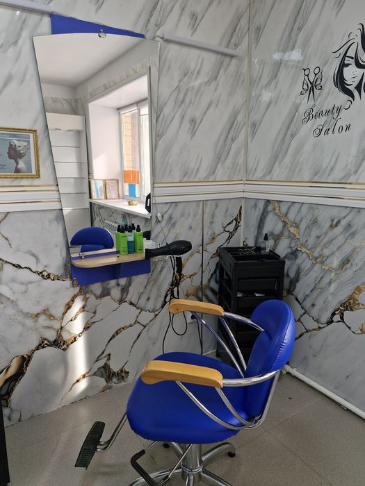 Продам  парикмахерское кресло