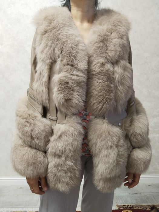 Продам пуховик новый !