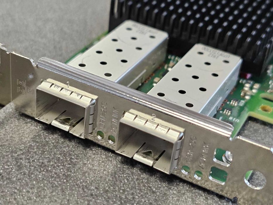 Intel 25/10Gb XXV710-DA2 DP 25/10Gb CNE Адаптер XXV710DA2BLK