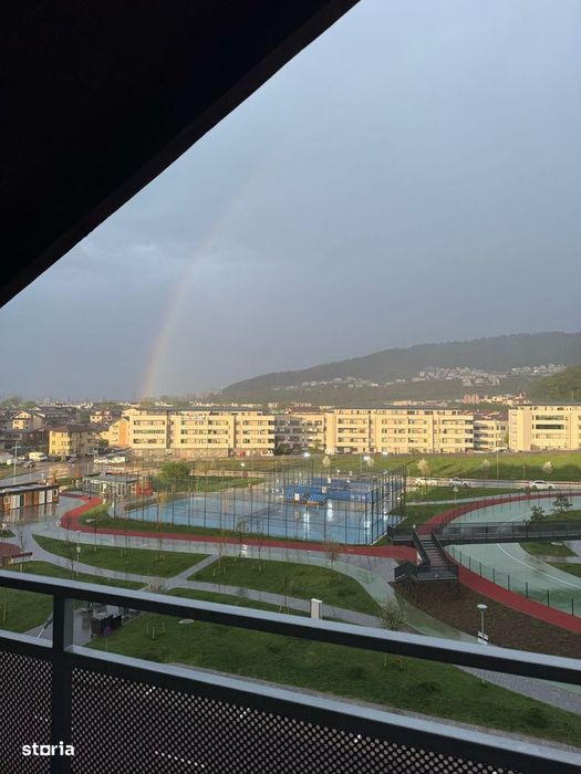 Vand apartament 4 camere + terasa generoasa