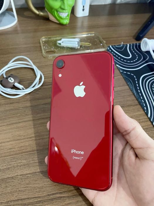 iPhone XR 64 GB Red