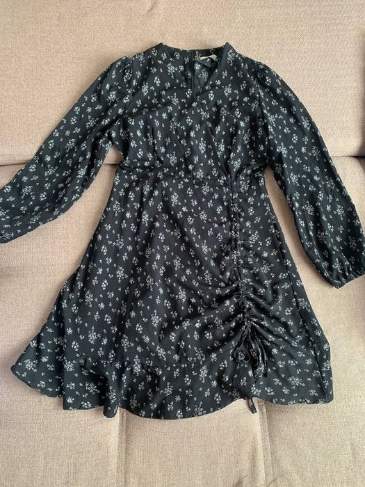 Разгрузка гардероба.