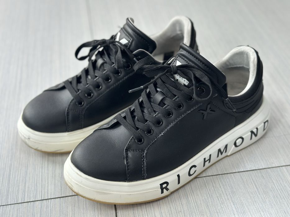 Обувки John Richmond