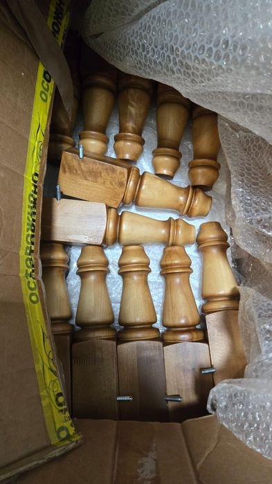 Стол из настоящего дерево