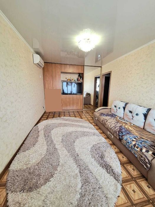 Продаётся 1 комн. ОКТ, район 8 школа.