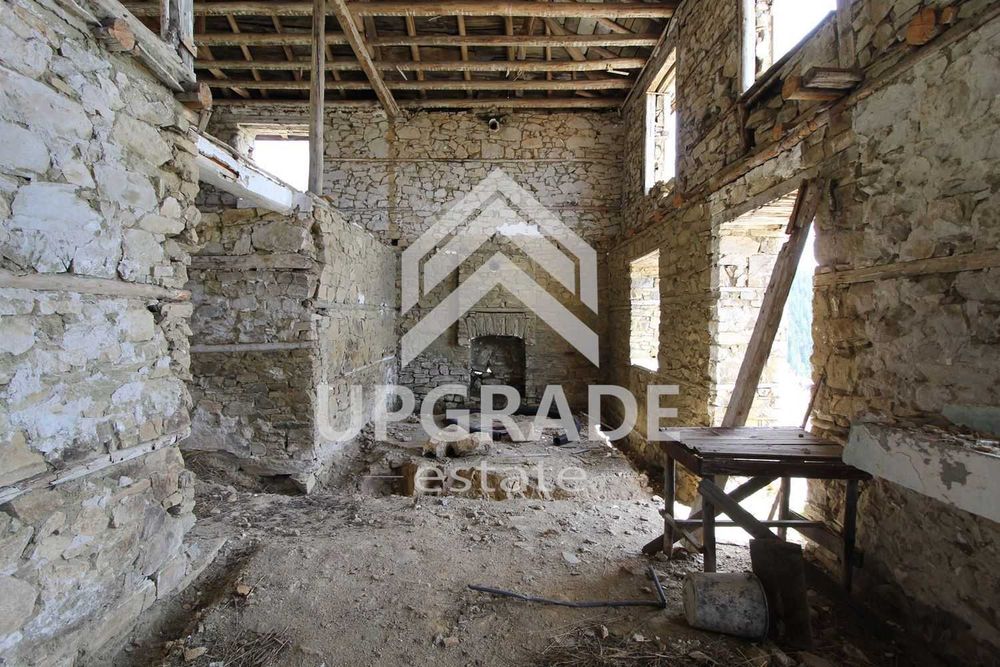 Каменна къща в с.Зорница до Чепеларе