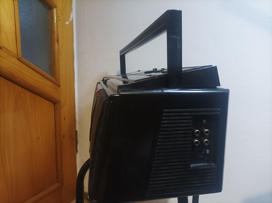 Vând telefunken defect