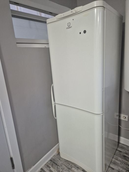 Продам рабочий холодильник