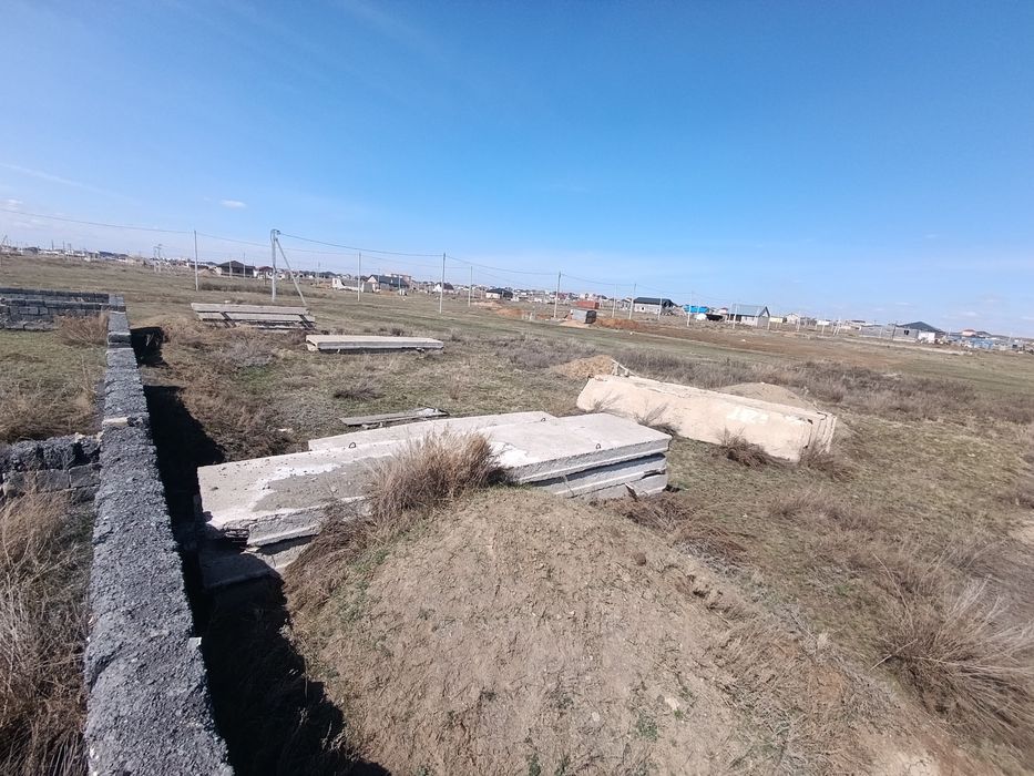 Продам 10 соток с материалом