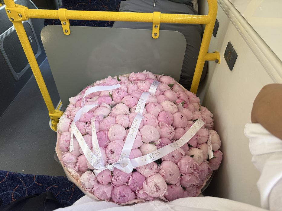 Букет 101 пионов